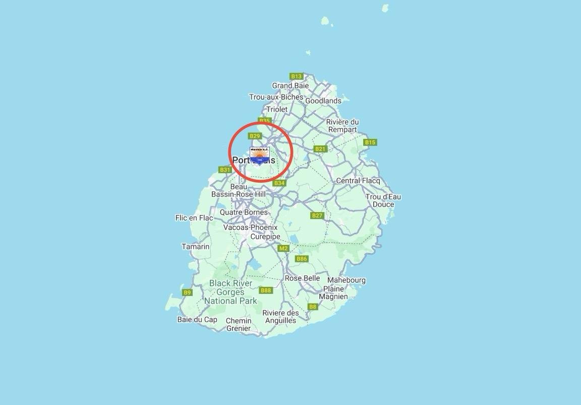 SweeperPod's tweet image. 🇲🇺 La Cure Waves, who are based in the capital of Port Louis on the isolated island of Mauritius, have won the national cup for the first time.
Remarkably, they were without a recognised keeper for the quarter-finals & semi-finals and had to put an outfielder between the sticks!