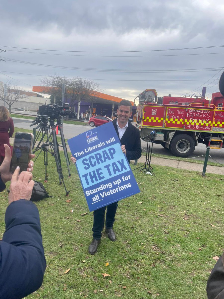 MoiraDeemingMP's tweet image. 🧱Modern Labor are the party of exploitation.
💰👉 They exploited public gratitude for people who rescue us from fires, floods and accidents…
💈👉 by naming a huge new land tax the “Emergency Services Levy” even though it doesn’t fund them- it funds Labor Gov debt…
🤥 👉Then…