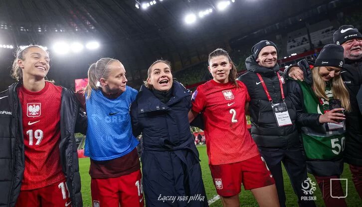 [FÚTBOL] #WEURO2025

Una nueva generación de entrenadoras se abre paso en el continente naiz.eus/eu/info/notici…

✍️ <a href="/Amaiuskula/">Amaia Ugarte</a>