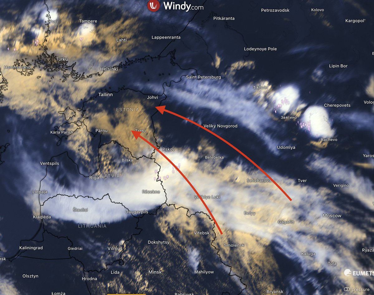kairokiitsak's tweet image. New day, new storms. The atmosphere remains very warm and humid making it quite unstable and favorable for intense thunderstorms. Those can produce severe wind gusts, heavy rain and locally large hail.