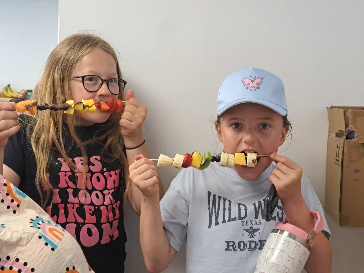 Did you know that food affects our physical and mental wellbeing. Thanks to Doctor Emma and Mrs Barker for leading our gut health and healthy sweet treats workshops. Great see so many young people feasting on fruit at the #ValleyVitality family fun and wellness day.