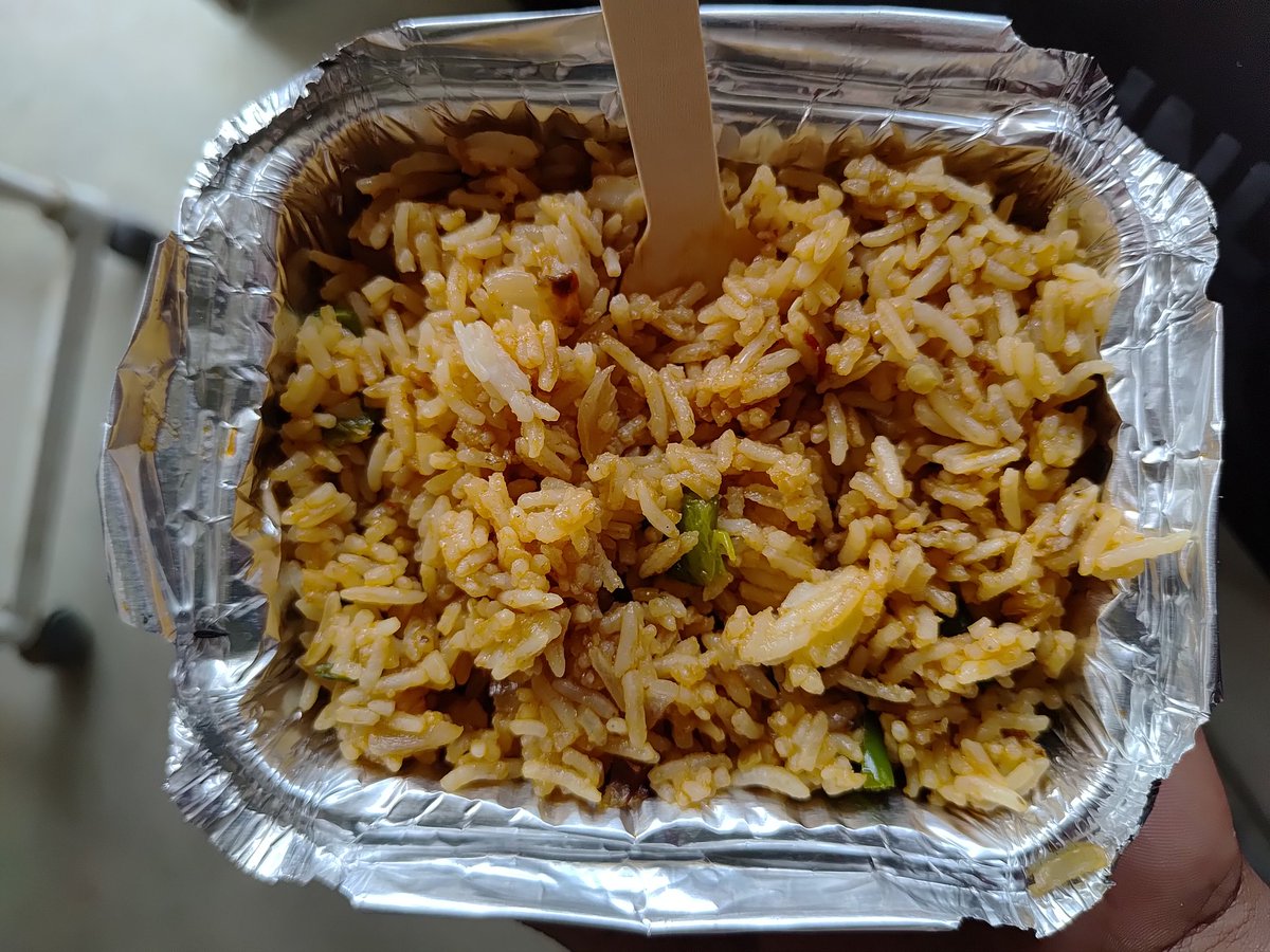 Harikesh_hs_07's tweet photo. @Swiggy @SwiggyCares @SwiggyInstamart recently purchased for ₹130. The quality of the food was extremely poor- it lacked freshness, flavor, and proper preparation. Based on its taste and presentation, the actual value of the item seems to be no more than ₹30.i need compensation https://t.co/GBUyYzY6zi