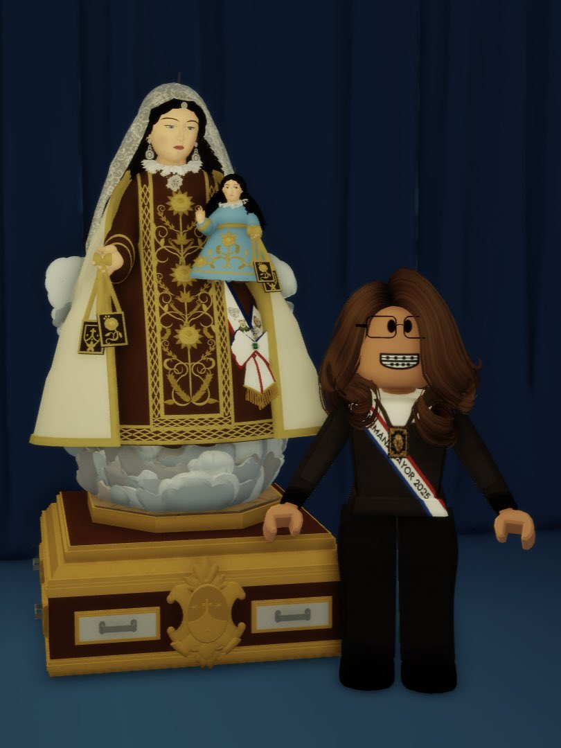 MaryPatien12423's tweet photo. The virgin is now fully clothed by her camarera and hermana mayor in her episcopal coronation vestments. Now atop her carroza, ready for her procession to her shrine. https://t.co/5yB6IPuhvh
