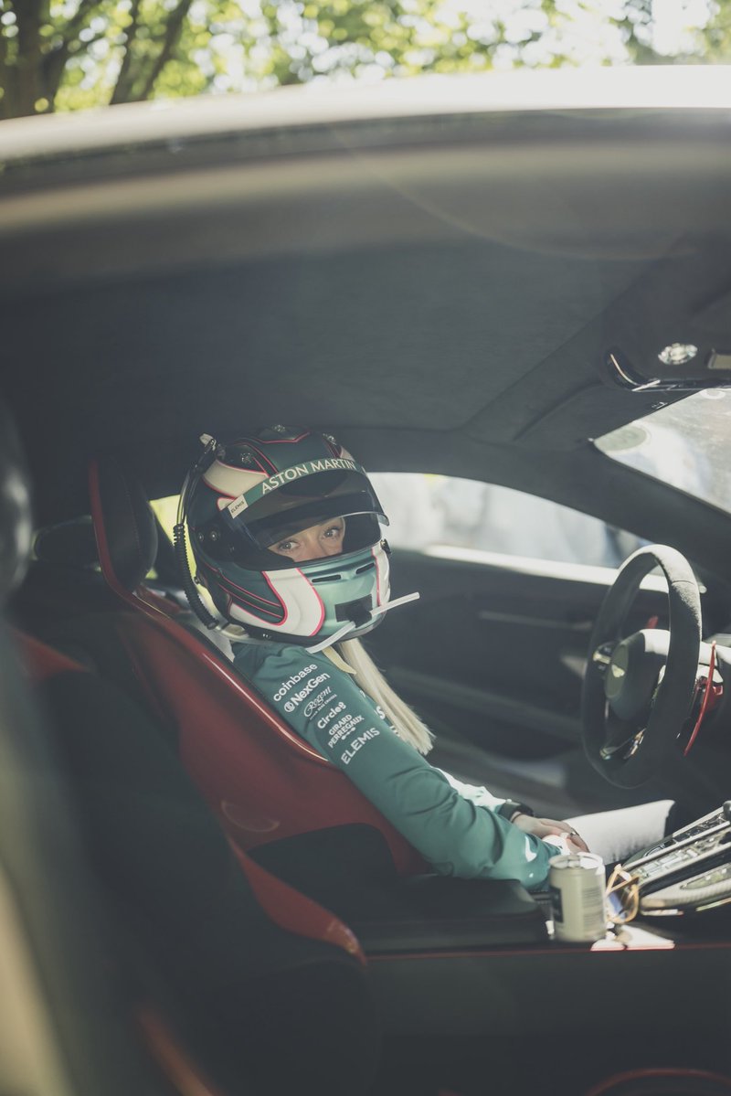 astonmartin's tweet image. A Saturday special.
@AstonMartinF1 Driver Ambassador, @1JessicaHawkins, tackled the famous #FoS hillclimb in the new Vantage S.
#AstonMartinFoS #Vantage #THRILLDRIVEN
