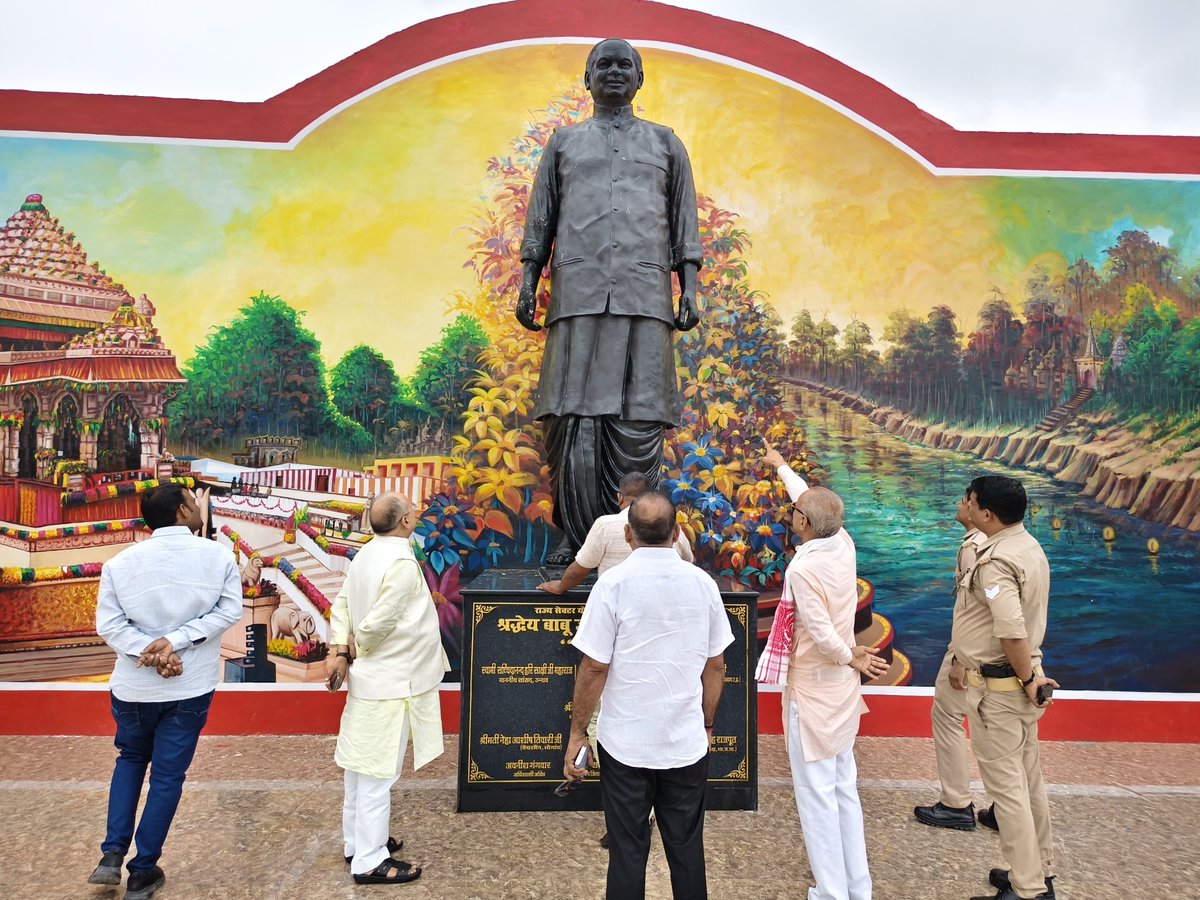 agnihotrirn's tweet image. भोगांव नगर के बाबू जी कल्याण सिंह पार्क में....

#babujikalyansingh #KalyanSingh