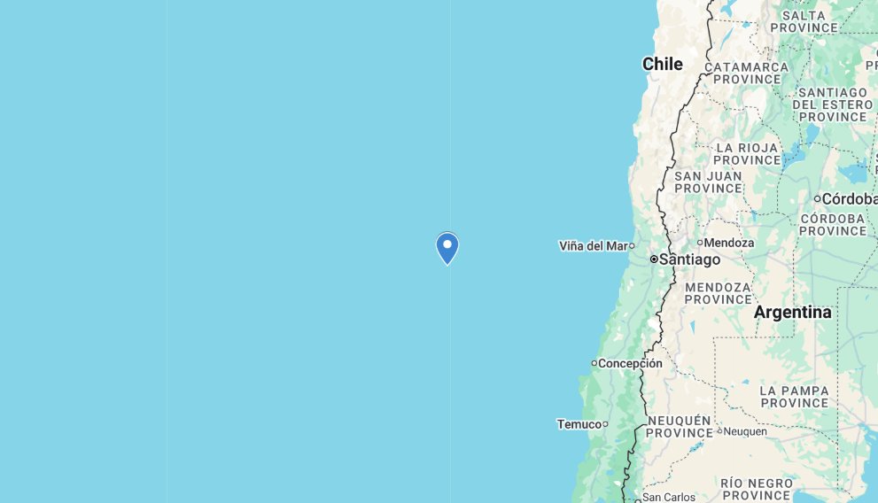 SweeperPod's tweet image. 🇨🇱🏝️ Every so often, a team from a remote island in the Pacific takes part in the Chilean Cup.
⬆️ In 2009, a Rapa Nui (Easter Island) team played Colo Colo against the backdrop of the Moai statues.
⬇️ And in 2024, the Juan Fernandez Islands played host to Santiago Wanderers.
