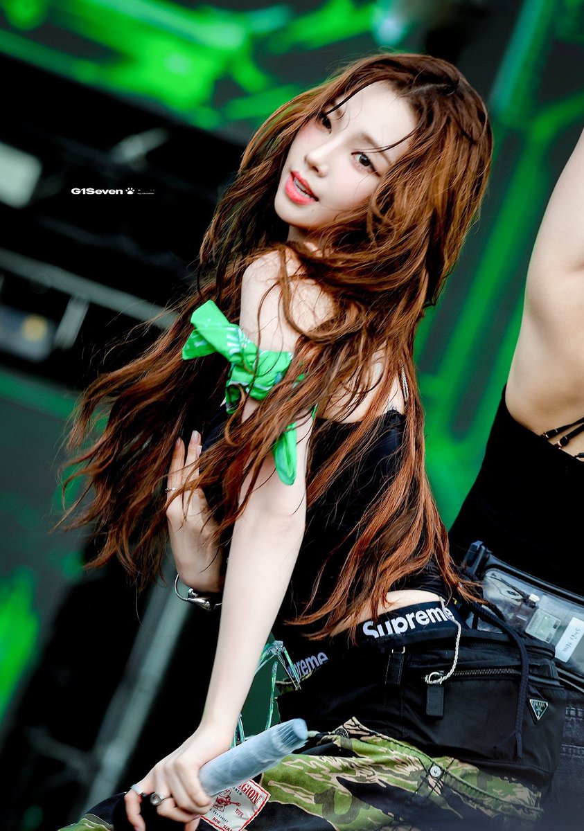 karinvva's tweet image. oops, did I just steal your breath?