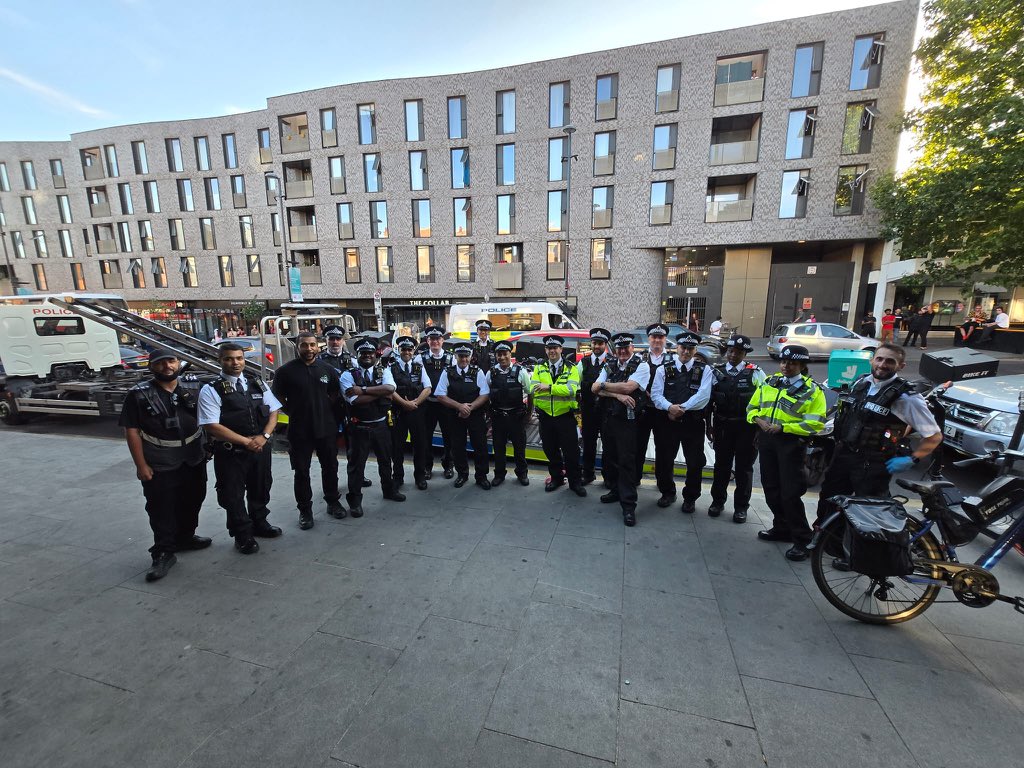 North East Multi-agency op in Waltham Forest NE Specials ,VRES, WF ASB, parking &amp; SNT teams: 25 vehicles seized (inc. e-scooters/bikes) 2 removed for parking 5 arrests (1 for assault on officer) 13 PCNs 25 TORs Teamwork delivers results
#PartnershipWorking #CommunitySafety