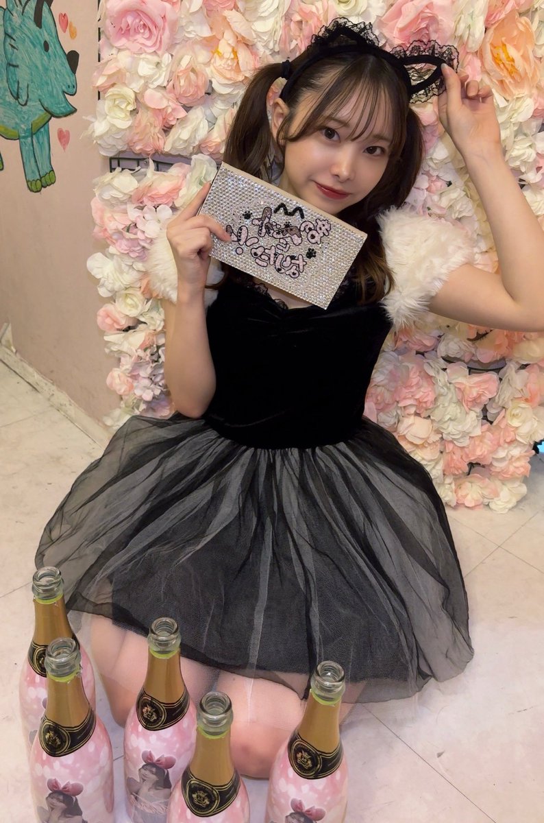 1msm91's tweet photo. "君のペットになりたい"ゲスト出勤ありがとうございました🐱
不安な中で想像以上に会いに来てくださって嬉しかったです！
オリシャンもたくさん入れてくださって、ほんとに感謝でいっぱいです🥺
ありがとうございました🥰

#コンカフェ  #歌舞伎町コンカフェ  #新宿コンカフェ https://t.co/6DypZtv1v6