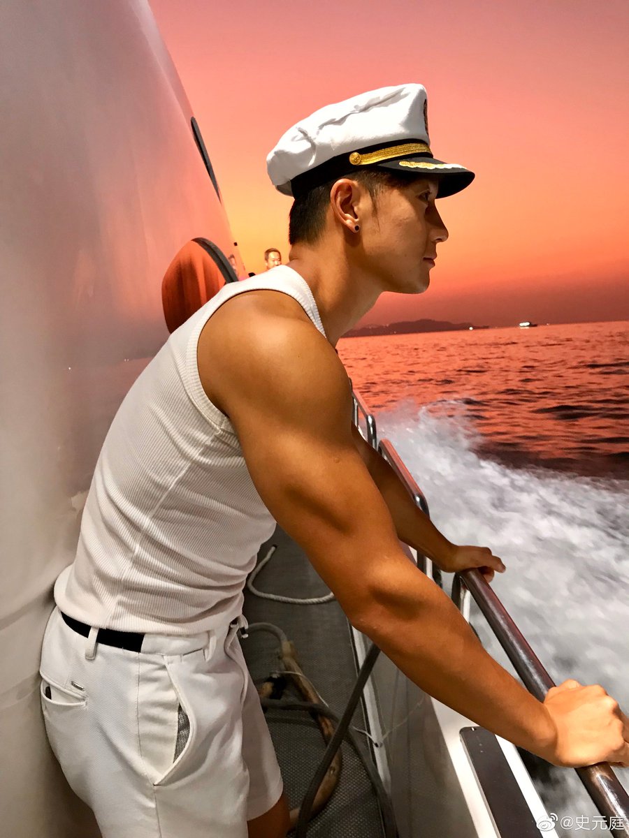 Firemanhot69's tweet photo. Daddy https://t.co/Um2Q8bmdYk