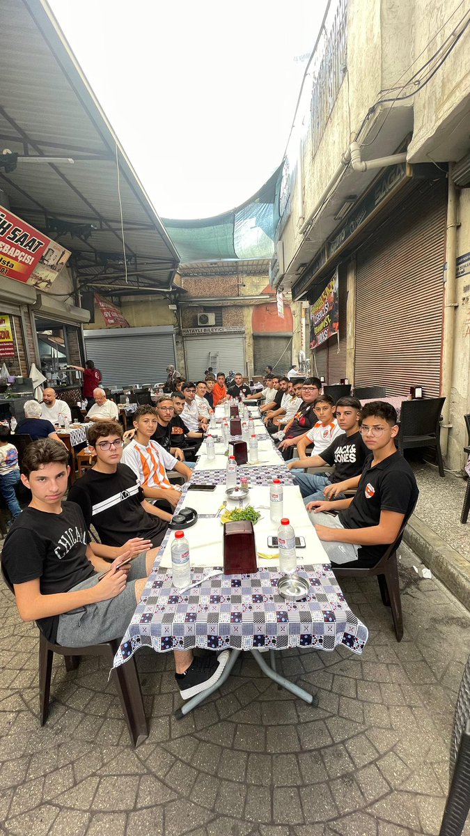 Lokomotif biziz, ray bizden geçer… Liseli Turbeyler yıkılmadan ilerler!

Liseli Turbeyler olarak, 7 Temmuz Adanasporlular Günü öncesi düzenlediğimiz ciğer etkinliğimizi bu sene de gerçekleştirdik.

#Adanaspor