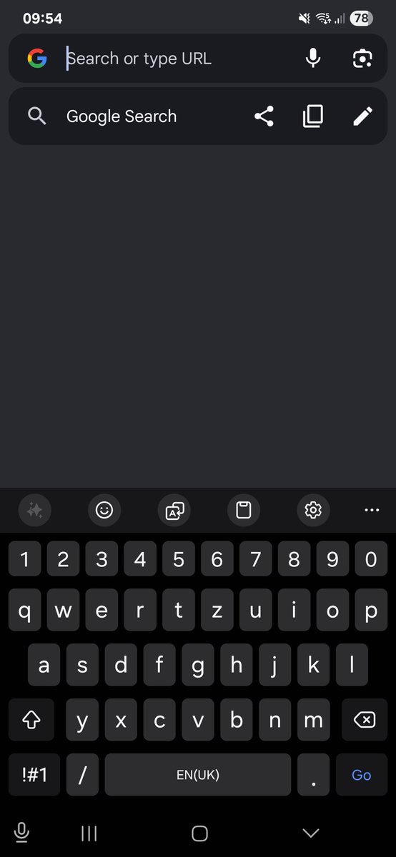 tich1983's tweet photo. @SamsungUK since when has the Z been on the top line of the keyboard!! https://t.co/3PqHM5YN3k