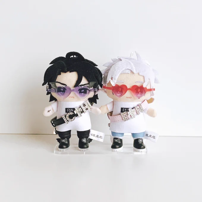 MOON C.()さんから贈って頂いた天使と悪魔のお靴とサングラス ᐡ -᷅ ·̫ -᷄ ᐡ 𓆩 ໒꒱ ᐡ -᷅ ·̫ -᷄ ᐡ FANGSカラーで購入させて頂いためちゃカワぬいスタンドもぬい撮りに大活躍しております