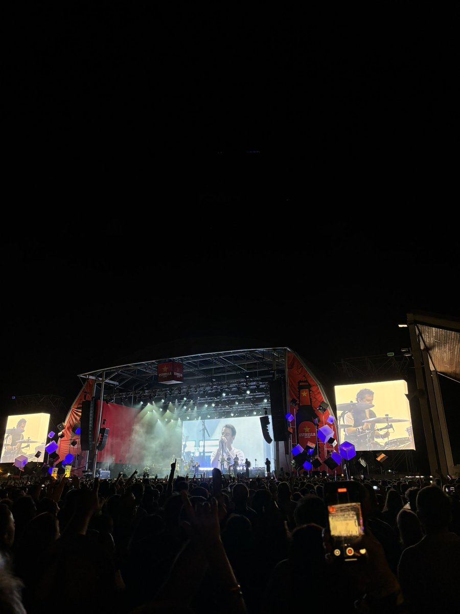 RicardCastellet (@ricardcastellet) on Twitter photo Acomiadant un gran <a href="/cruillabcn/">FESTIVAL CRUÏLLA</a> rodejat de bons amics i amb grans concerts. Un Cruïlla molt especial, celebrant els quinze anys de compromís amb la música, amb la cultura. I voldria destacar la gran capacitat d'organització de l'equip davant de les alertes de dissabte. Visca el Acomiadant un gran <a href="/cruillabcn/">FESTIVAL CRUÏLLA</a> rodejat de bons amics i amb grans concerts. Un Cruïlla molt especial, celebrant els quinze anys de compromís amb la música, amb la cultura. I voldria destacar la gran capacitat d'organització de l'equip davant de les alertes de dissabte. Visca el