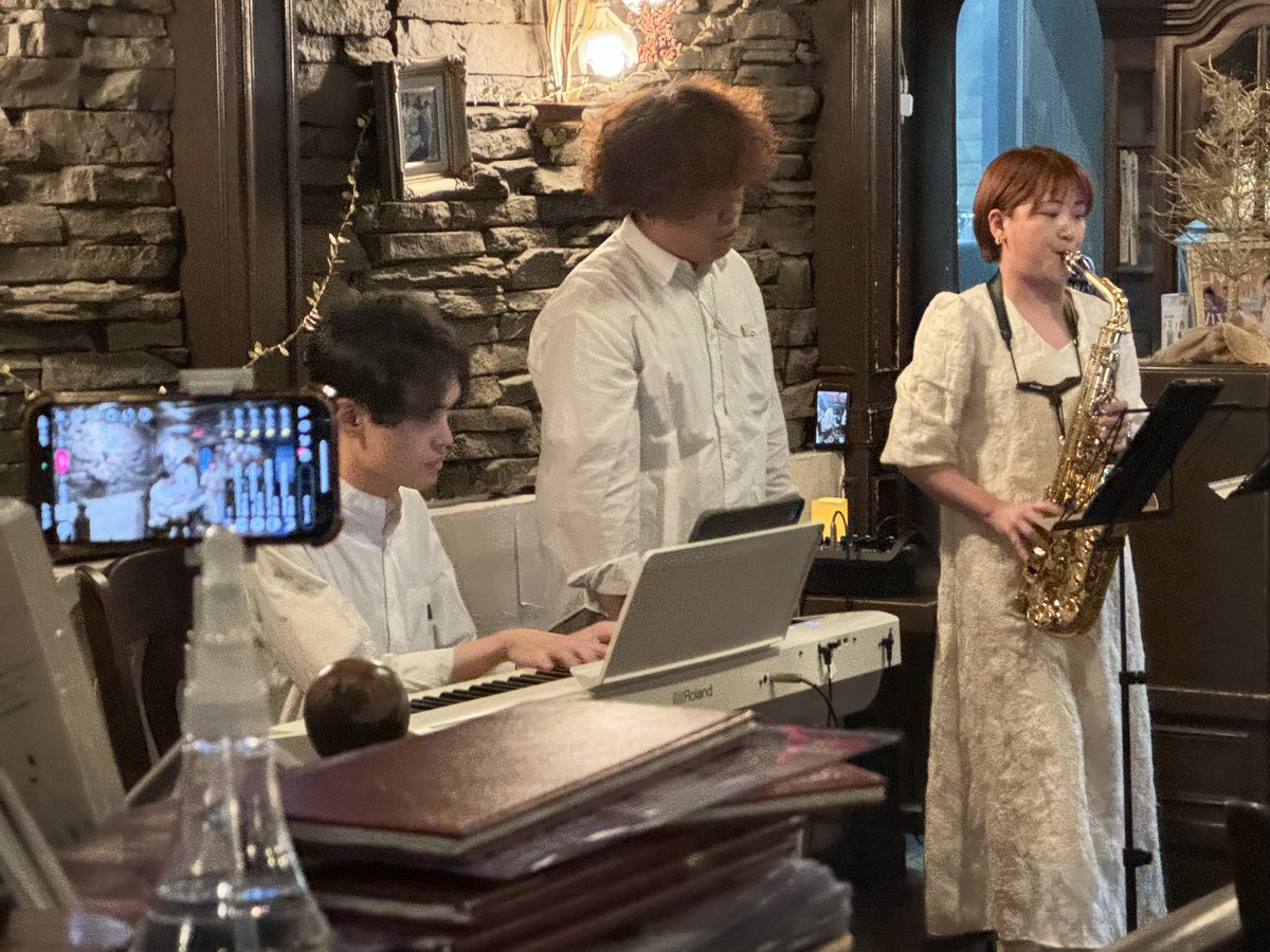 lgy_au's tweet photo. インスタライブしてます!#ドニエ #LIVE #プリン #水道筋 #ドニエライブ #TOIMOI #ハチネス https://t.co/Z7eD2Ze4gH