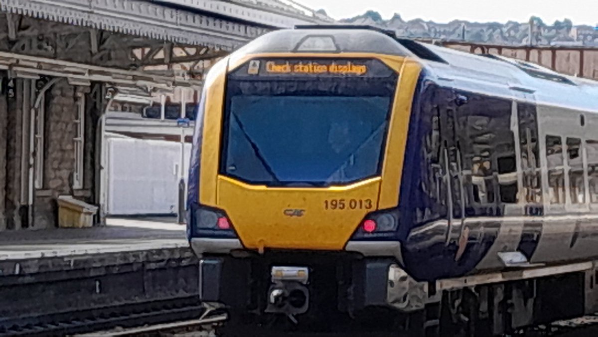ModelRailsandMe's tweet image. To the average #trainspotter its a dream, but to regular @northernassist traveller, this is what delayed engineering works and lack of drivers look like :/ with long lines of 195s and 158s dominating most platforms with little coming and going. #Sheffield