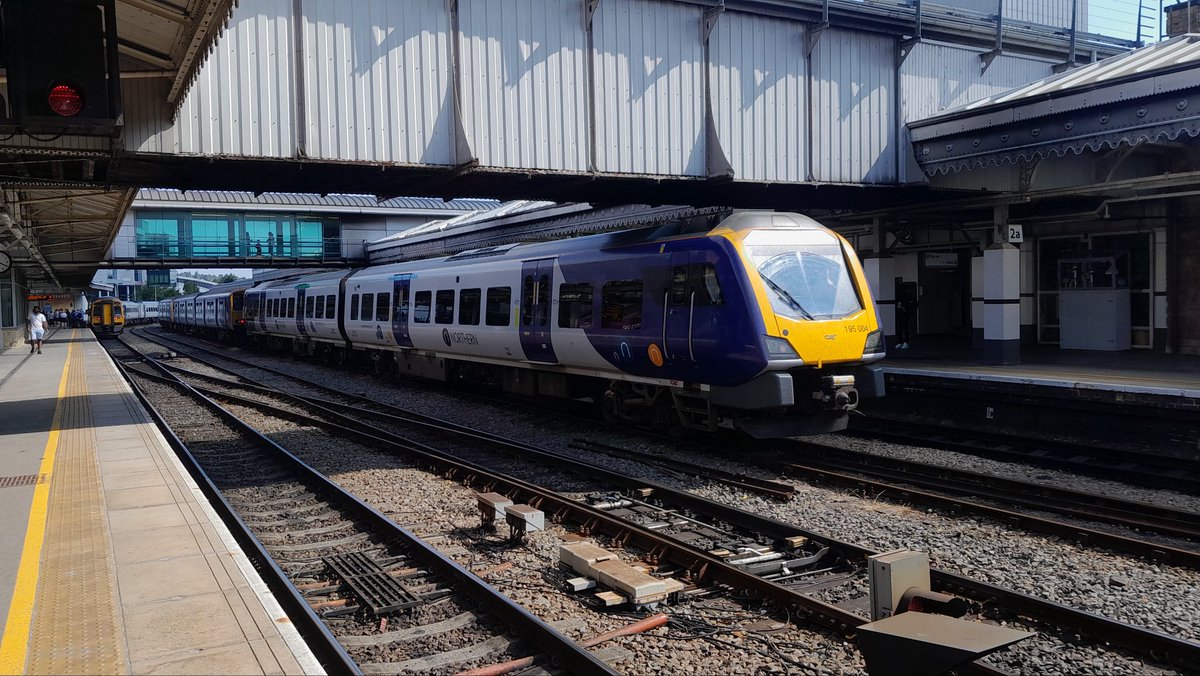 ModelRailsandMe's tweet image. To the average #trainspotter its a dream, but to regular @northernassist traveller, this is what delayed engineering works and lack of drivers look like :/ with long lines of 195s and 158s dominating most platforms with little coming and going. #Sheffield