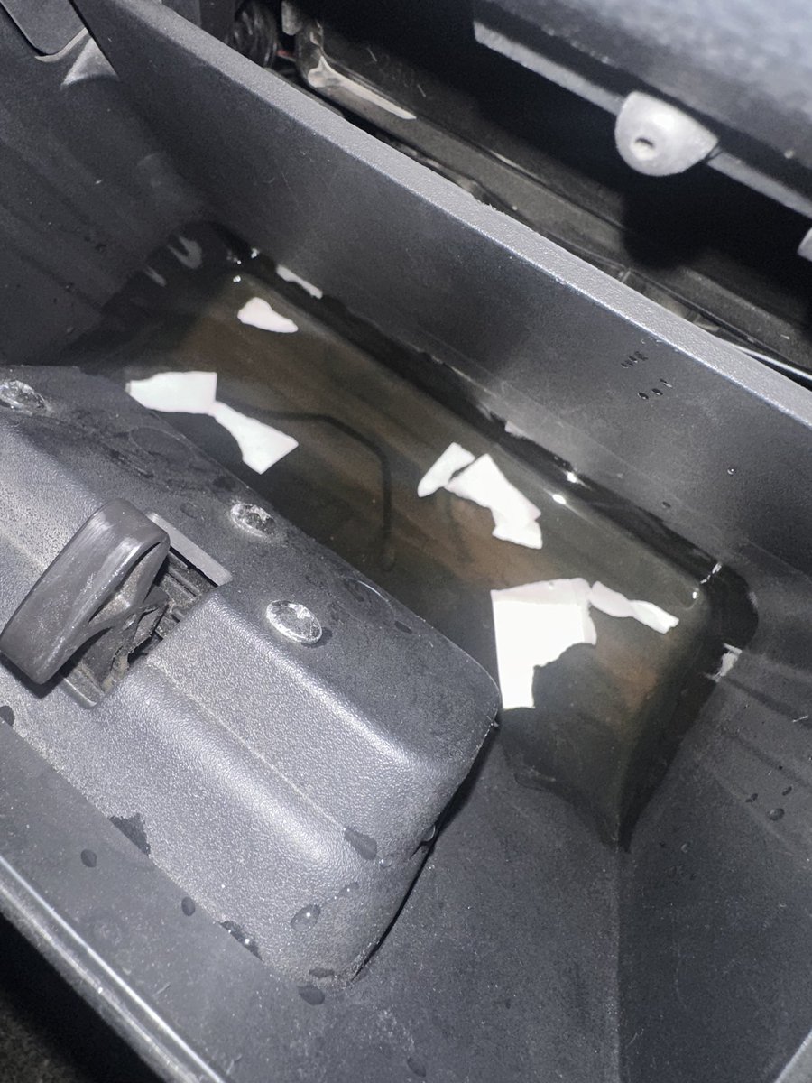 ashutosh_remmbs's tweet image. @MahindraRise  @anandmahindra Thar4x4 3Door,my dream car, is a daily nightmare. Woke up today to the recurring problem of rain water having leaked into my cabin &amp;amp; passenger side sunshade being completely soaked &amp;amp; my documents/electronics floating in thar's glovebox.#zeroquality