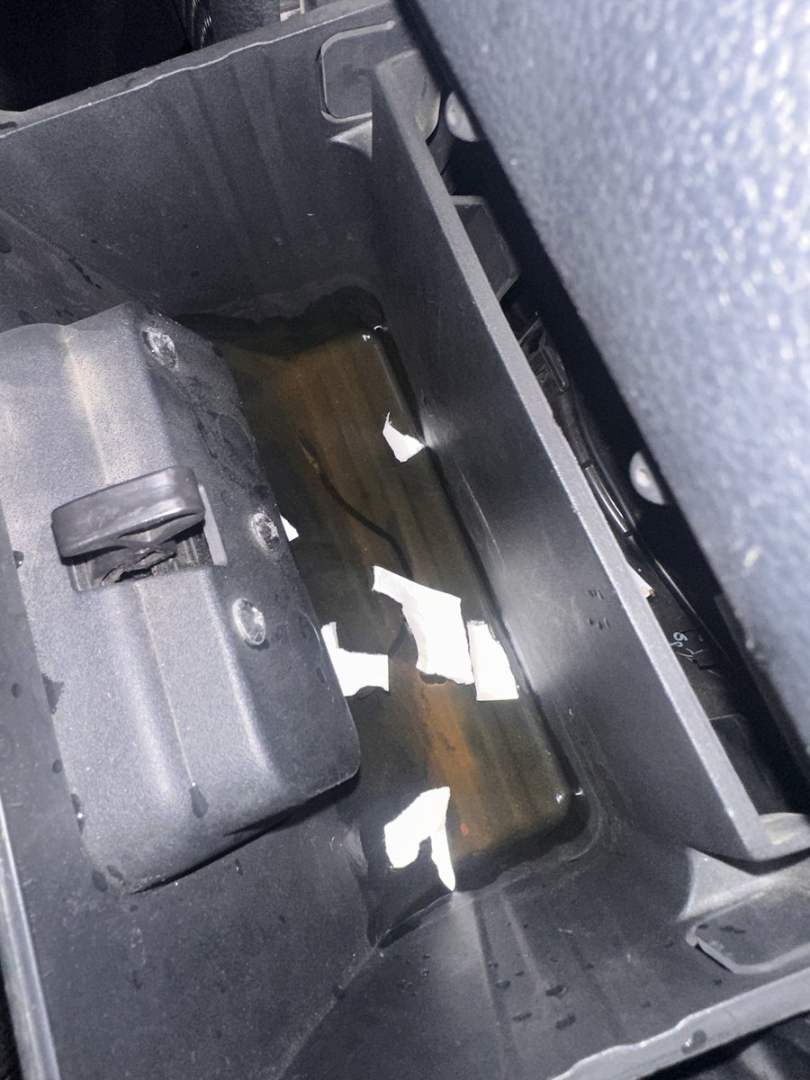 ashutosh_remmbs's tweet image. @MahindraRise  @anandmahindra Thar4x4 3Door,my dream car, is a daily nightmare. Woke up today to the recurring problem of rain water having leaked into my cabin &amp;amp; passenger side sunshade being completely soaked &amp;amp; my documents/electronics floating in thar's glovebox.#zeroquality