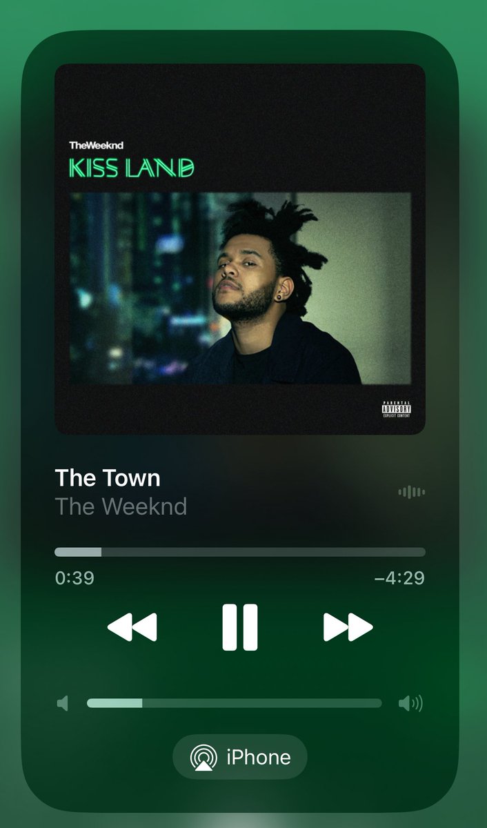 sue4edtwt's tweet image. Ugh I love The Town