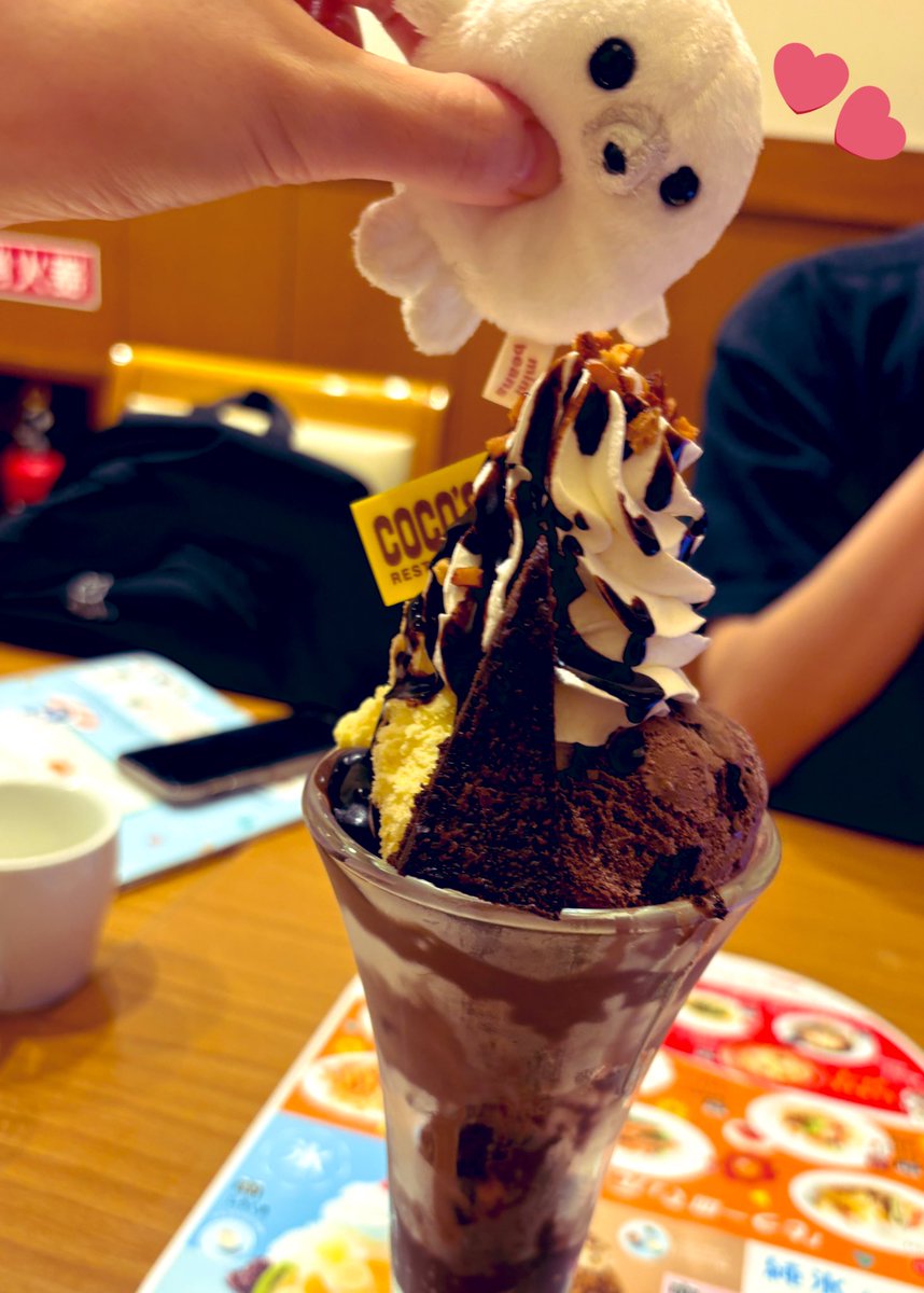 DLO横浜は2-0 1-2 1-2 1-2 でロビン落ちでした🥲いやーーーーダーツって難しい❕あと1つが勝てない自分の未熟さに悔しかった〜🥲🥲

とりあえず糖分摂取したのでたくさん寝ます🥺（トッピングされそうなアザラシを添えて）