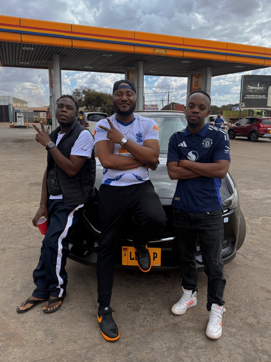 PhyzixMw's tweet image. Nyerere tiyeni ku stadium!!! 🐜🐜🐜