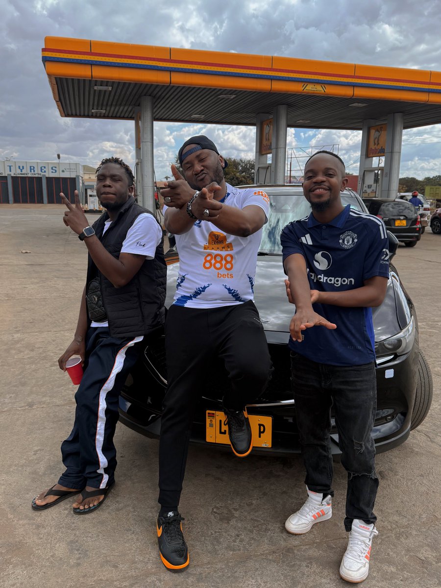 PhyzixMw's tweet image. Nyerere tiyeni ku stadium!!! 🐜🐜🐜