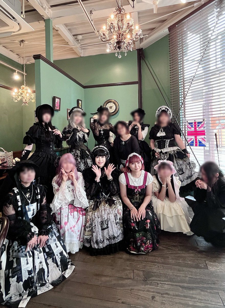 MaisondeR's tweet image. 本日7月13日(日)
お暑い中
メゾンドローゼンクロイツ主催
夏のお茶会
🥀Salon de l’Été Noir🥀
(サロン・ド・レテ・ノワール)
ご参加いただきありがとうございました✨
貸切で美味しい可愛いデザートセット提供してくださった
薬院Cafe Emerald様ありがとうございました✨
(また後ほどお写真アップ)