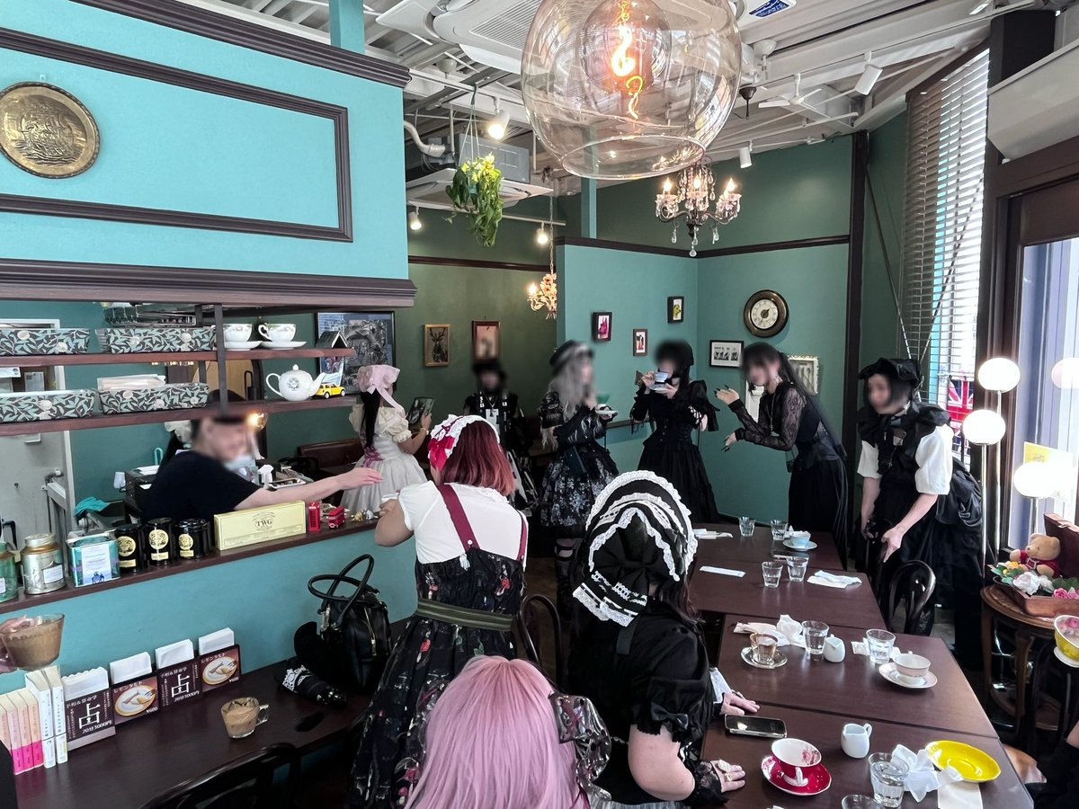 MaisondeR's tweet image. 本日7月13日(日)
お暑い中
メゾンドローゼンクロイツ主催
夏のお茶会
🥀Salon de l’Été Noir🥀
(サロン・ド・レテ・ノワール)
ご参加いただきありがとうございました✨
貸切で美味しい可愛いデザートセット提供してくださった
薬院Cafe Emerald様ありがとうございました✨
(また後ほどお写真アップ)