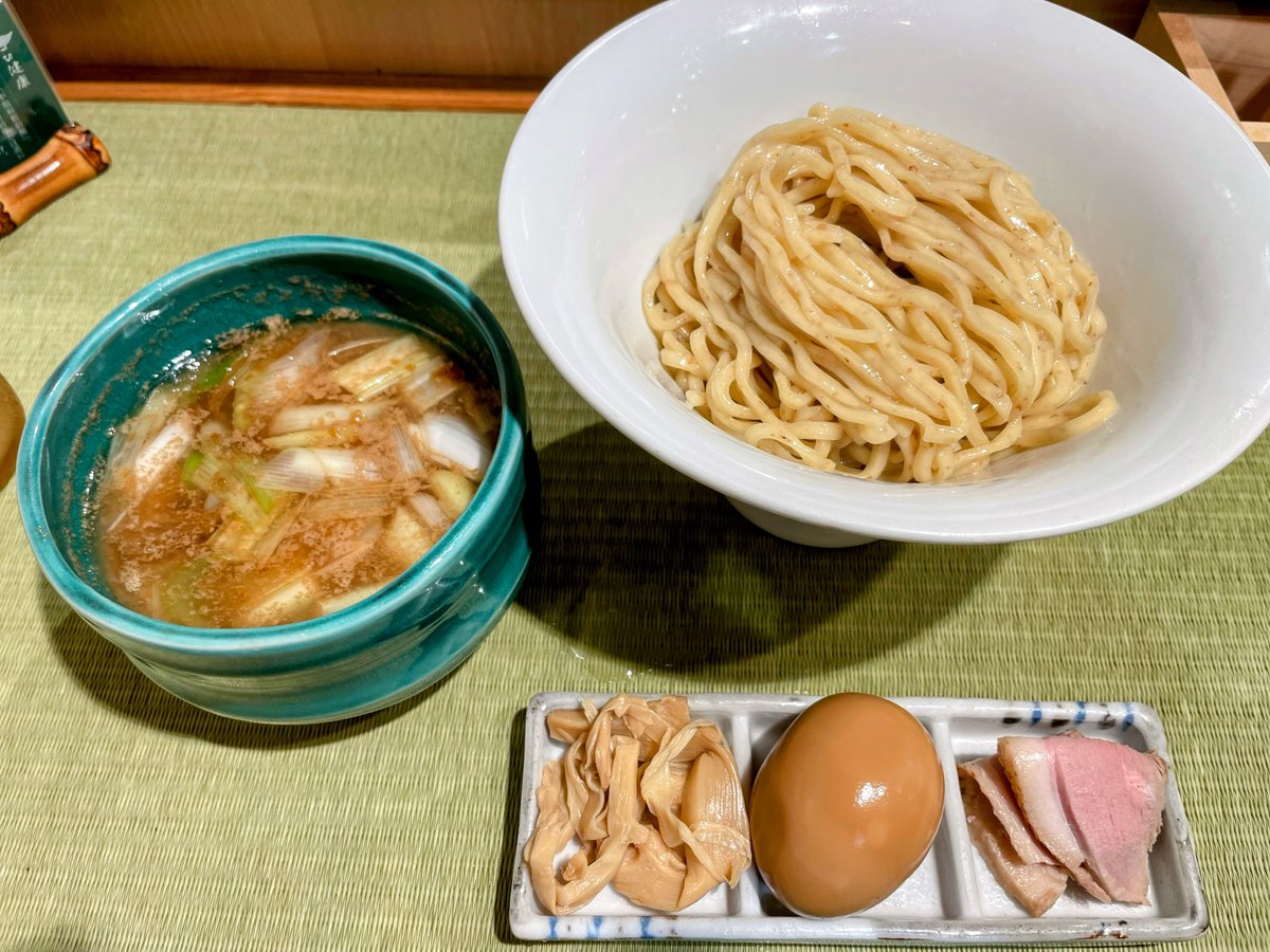takatou0711's tweet image. 朝ラー大変美味しくいただいたのだけど、正直味を忘れるくらい信じられないことが起きてしまったんだよね