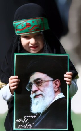 جنگی که می‌خواست تو را از ما بگیرد
ولی خدا خواست که:
عزیزتر از قبل شوید آقا

ملت ایران اهل کوفه نیستند "علی"  تنها بماند از بچه تا بزرگ ،از جوان تا پیر و همگی پشت شما هستیم #ایران_جاودان
#ایران_قوی