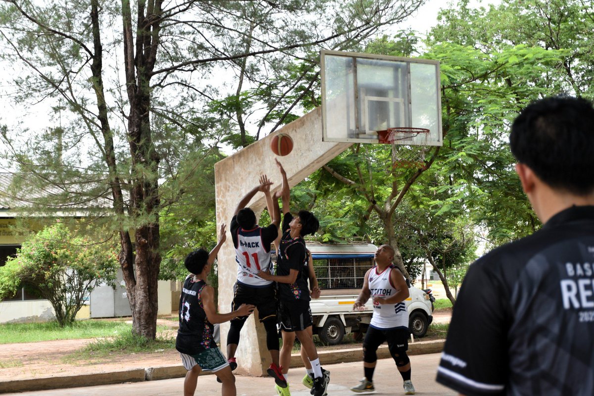 เมื่อตัวบัคในรายการ โดนรุมทีละ 3-1
#11 #ปะติโธ่ทีม #บาสลีก #ร้อยเอ็ด #โพนทอง