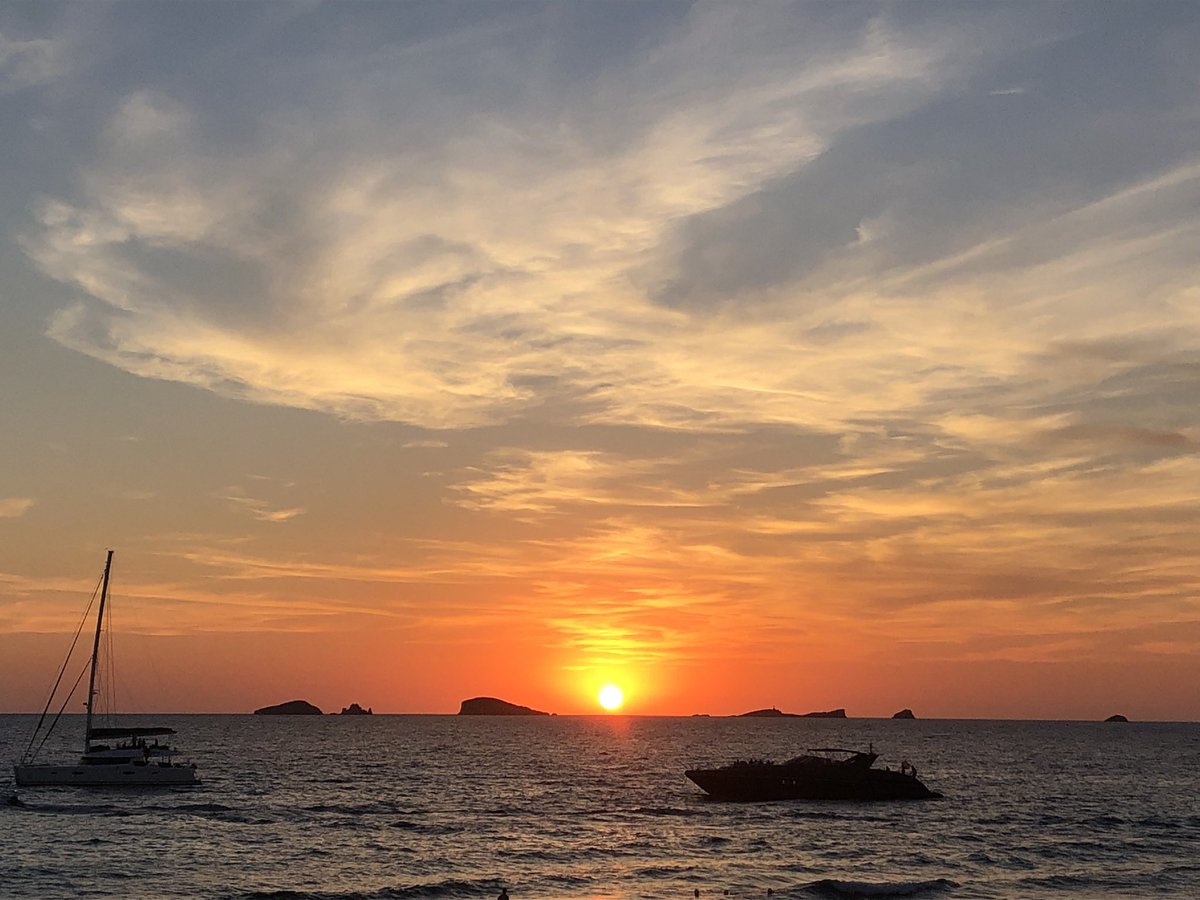 Tony Stewart (@pelioncap) on Twitter photo Tsundoku - (Japanese) word for the act of buying books and letting them pile up without reading them.
Is there a word that fits for the same principle for X bookmarks?
Two weeks into an extended 10week family summer break, I am finding periods of time to read bookmarks that I Tsundoku - (Japanese) word for the act of buying books and letting them pile up without reading them.
Is there a word that fits for the same principle for X bookmarks?
Two weeks into an extended 10week family summer break, I am finding periods of time to read bookmarks that I