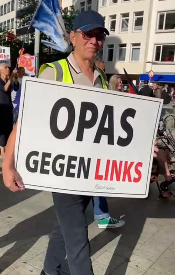 Kulturkampf der schönsten Art: Der Opa verdient eine kräftige Rentenerhöhung – und eine Million Dankeschöns von unserer Demokratie ❤️