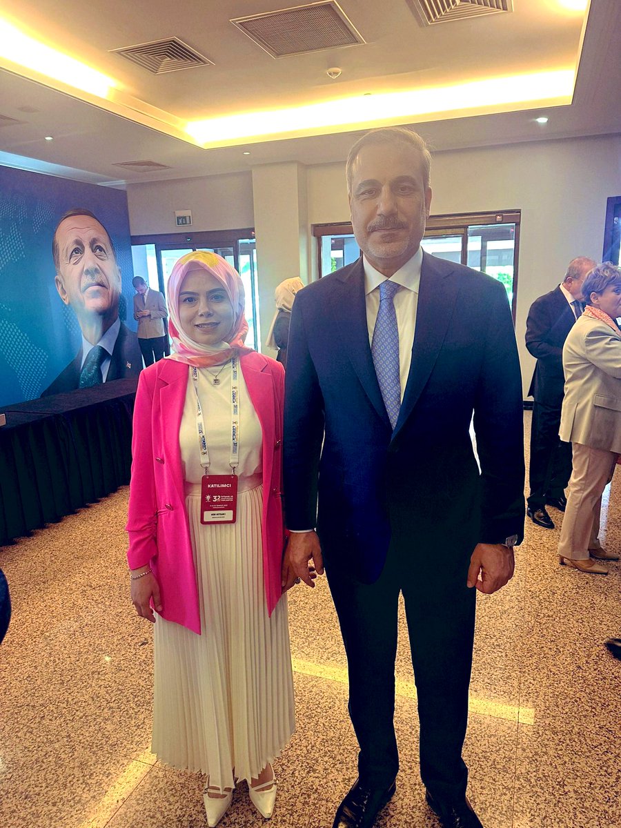 Mine Meydancı 🇹🇷🇹🇷 (@minemeydanc) on Twitter photo Kızılcahamam 32. İstişare ve Değerlendirme Kampı’nda Dışişleri Bakanımız Sn. Hakan Fidan ile bir araya geldik.
Devlet tecrübesi ve stratejik vizyonuyla her daim ilham veren bir lider. 🇹🇷
<a href="/HakanFidan/">Hakan Fidan</a> Kızılcahamam 32. İstişare ve Değerlendirme Kampı’nda Dışişleri Bakanımız Sn. Hakan Fidan ile bir araya geldik.
Devlet tecrübesi ve stratejik vizyonuyla her daim ilham veren bir lider. 🇹🇷
<a href="/HakanFidan/">Hakan Fidan</a>
