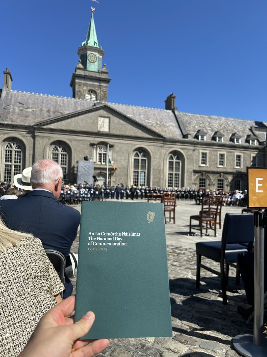 Representing Dun Laoghaire Rathdown County Council this morning at the National Day of Commemoration in Kilmainham Hospital

#National #Commemoration