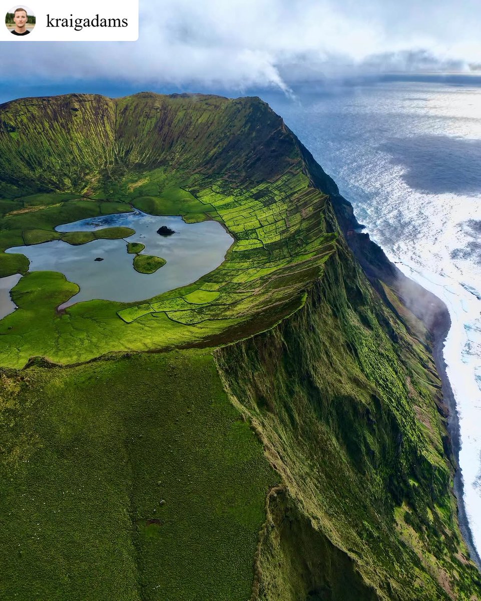 Imponente o Caldeirão do Corvo!

Imposing Caldeirão in Corvo island!
#visitazores #açores #azores