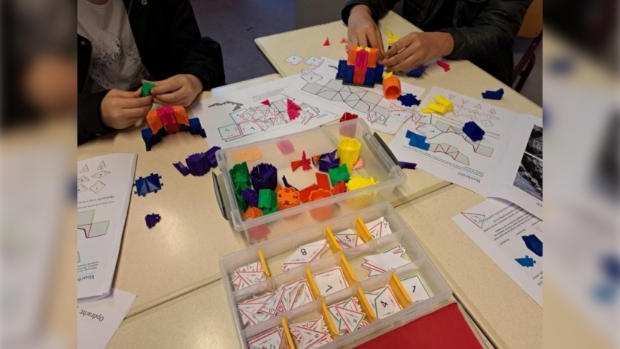 Wiskunde en Kunst tijdens de Family Day van Bridges -  weekbladdeschakel.nl/l/54485