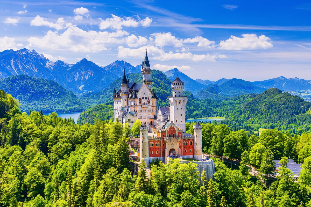 Zamek z bajek Disney'a właśnie został wpisany na listę światowego dziedzictwa UNESCO 👏 Wpisano kompleks Neuschwanstein, Linderhof, Herrenchiemsee i Schachen 👇
architektura.muratorplus.pl/krytyka/wszysc…  
#47WHC  fot. Getty Images/ SC Stock