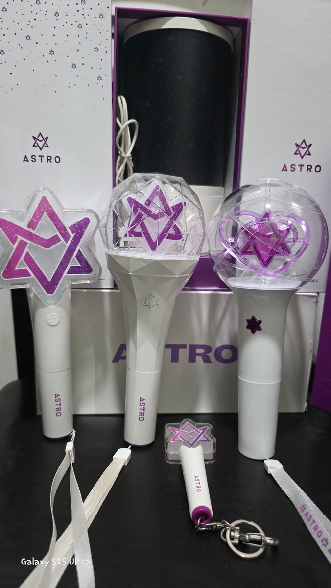 joyseann01's tweet photo. ✨️Finally!! @offclASTRO Light Stick Ver.3 arrived 🤗💜 Thank you so much @KpopmerchShopee 🫶🏻 
#ASTRO #AROHA https://t.co/GuI6mrSKh6