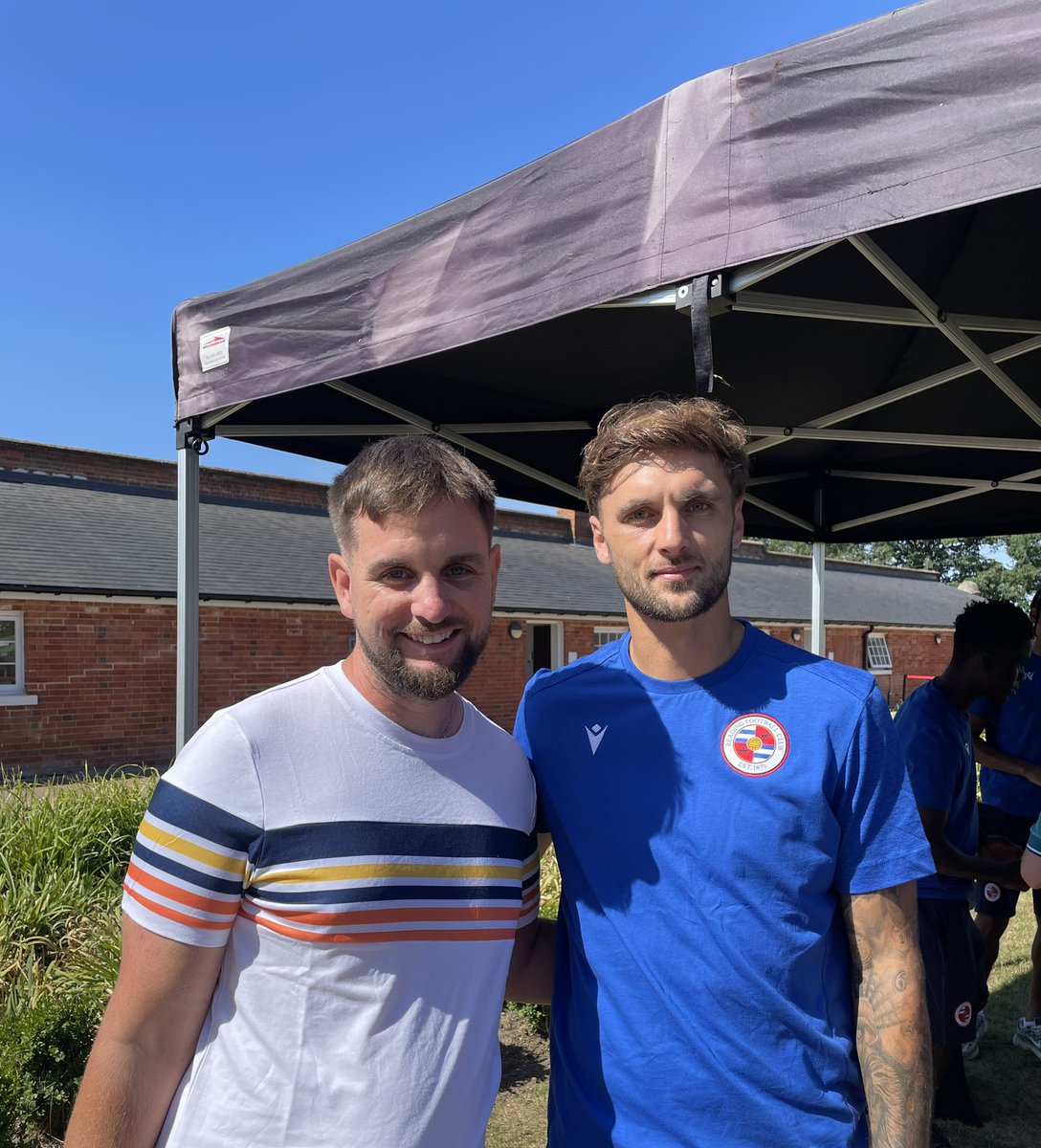 DanSnow1708's tweet image. Great morning at the training ground meeting the players and having a tour. Very well done by the new owners 🔵⚪️ #readingfc @ReadingFC