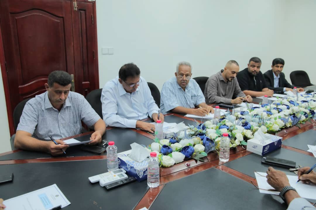 الهيئة الوطنية للإعلام الجنوبي تعقد اجتماعها الدوري برئاسة اليافعي.

العاصمة عدن| 13/7/2025

عقدت الهيئة الوطنية للإعلام الجنوبي، اليوم، اجتماعها الدوري في العاصمة عدن، برئاسة الأستاذ مختار اليافعي.

واستعرض الاجتماع المستجدات السياسية والعسكرية والخدمية في الجنوب، مؤكداً على