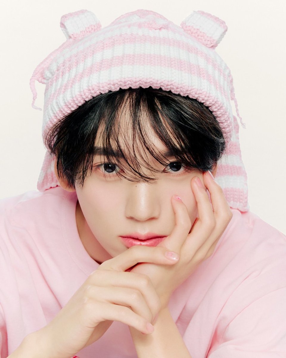 han yujin pics tweet media