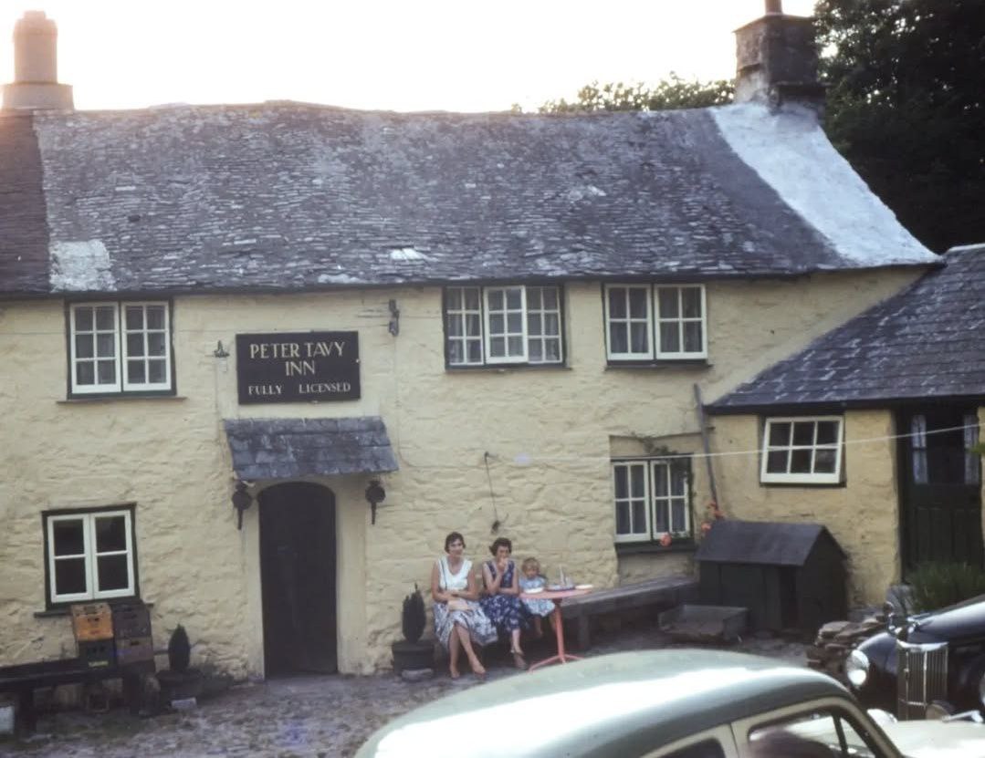 AnnaKalmar90's tweet photo. A view of Peter Tavy Inn in Peter Tavy, #Tavistock, #PL19 in simpler times.
Still Trading 🍺 https://t.co/w22lhwTYQR