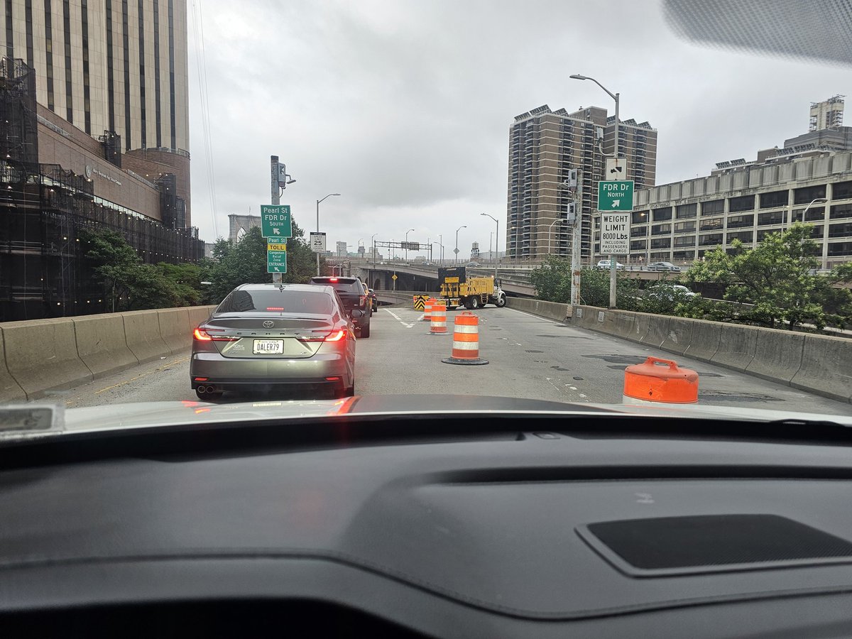 CANELATRD's tweet image. Wow, good move, closing part of the FDR to force drivers to pay congestion pricing @KathyHochul @GovKathyHochul @SecDuffy @MTA