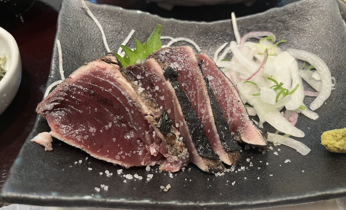 ryosuke_3710's tweet image. 大阪で明神丸のカツオのたたき食べれるとは！うますぎ〜！