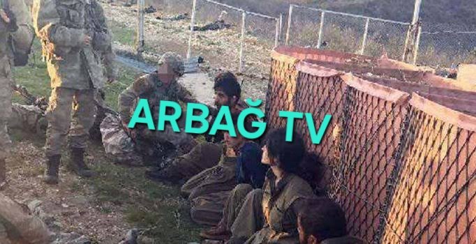 Irak'ta silahlarını bırakıp teslim olan bir gurup PKK'lı terörist: "İnşallah mahkemeden sonra Kobani stadyumunda bir Fenerbahçe maçı seyredebiliriz" dedi.

(Arbağ TV)