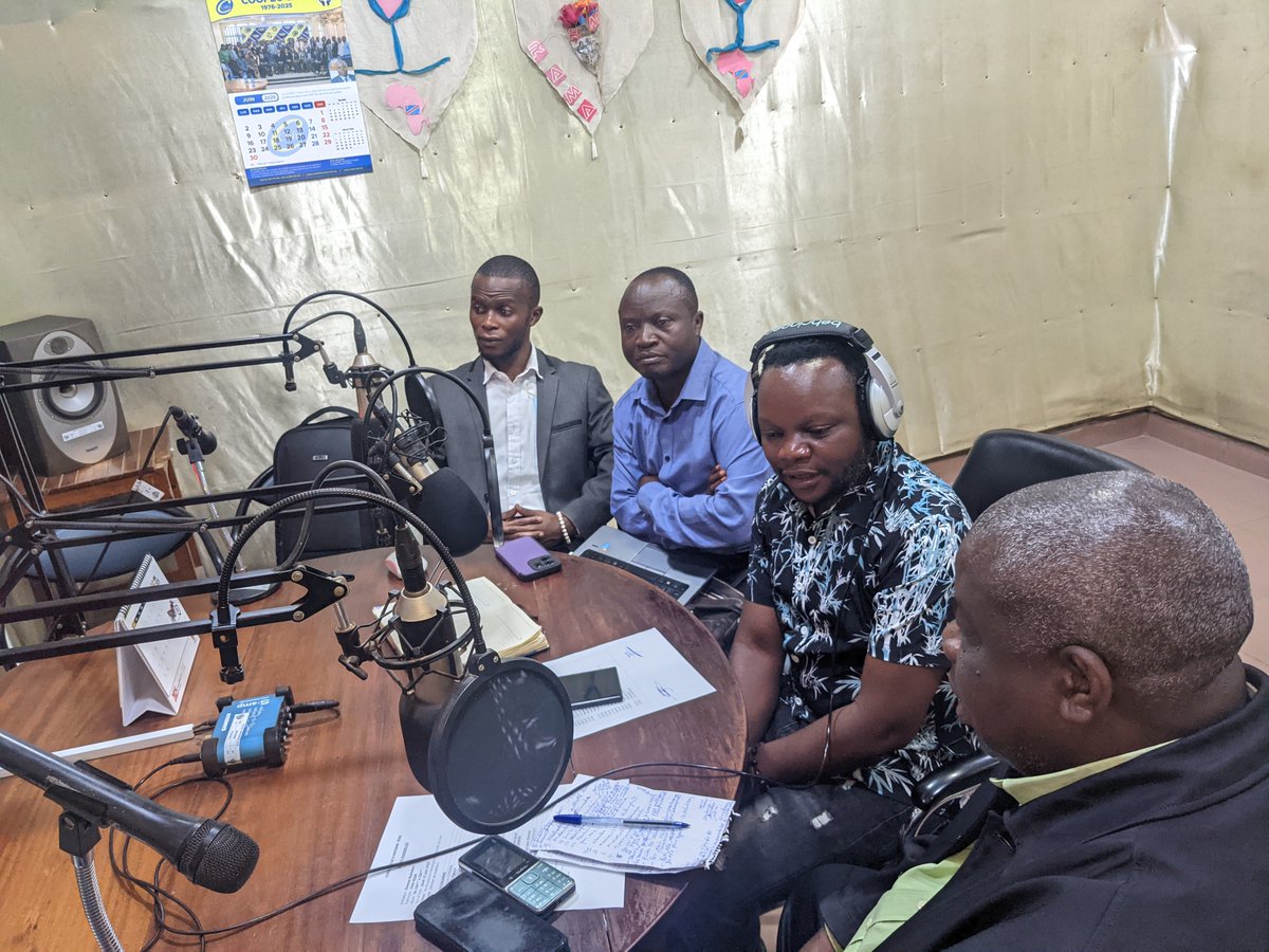 cedhrdc.com/publication.php Ds l cadre dl promotion d droits d peuples autochtones pygmées, CEDH a mené 1 sensibilisation à travers l médias. Au total, 54 000 personnes ont été sensibilisées grâce o émissions radio et spots diffusés. 15000 autres l'ont été à travers l journaux.
