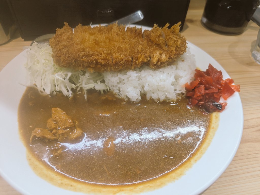 本日最初の飯で胃が重い。