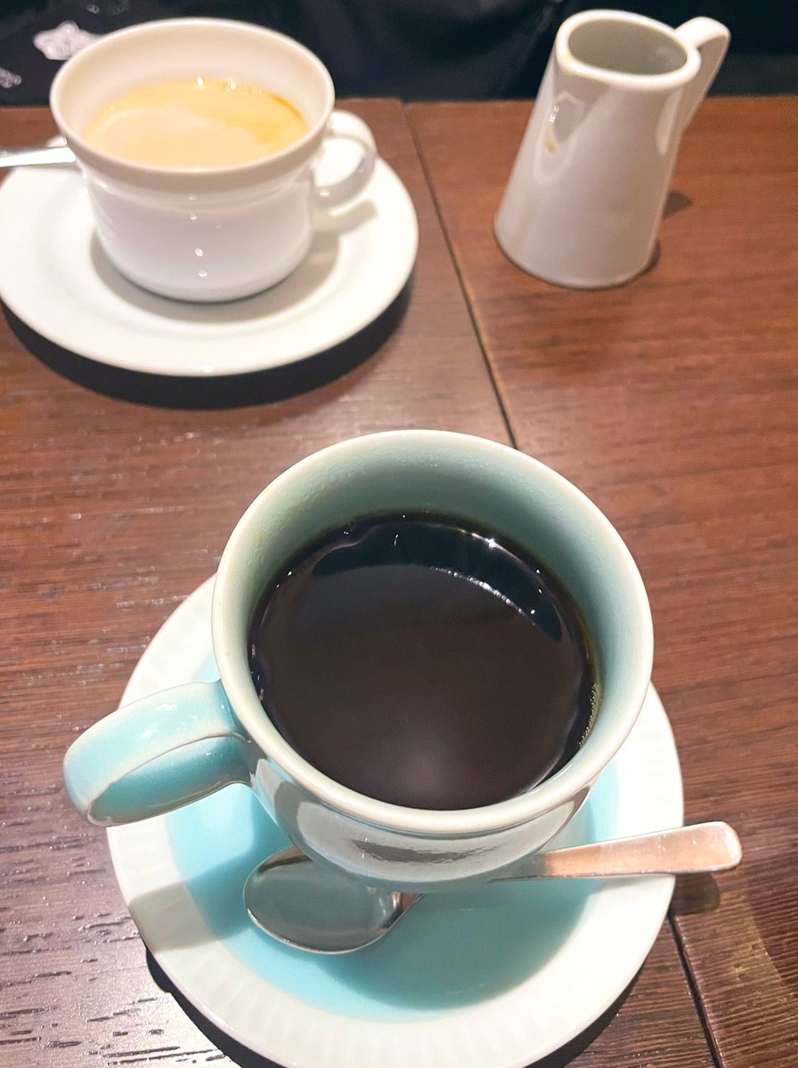 ランチは初めてTOMBOYさんへ！ハンバーグ美味しかったな〜
そして、お気に入りのコーヒー専門店、友達喜んでくれて良かった☕️私はいつもながら、最強に苦いやつ